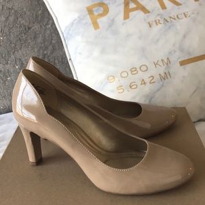 Bandolier EUC nude patent pumps 9.5